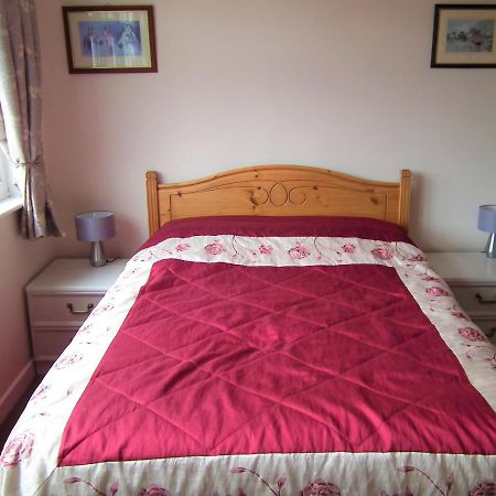 Dove House Bed & Breakfast Bishop's Cleeve Екстериор снимка