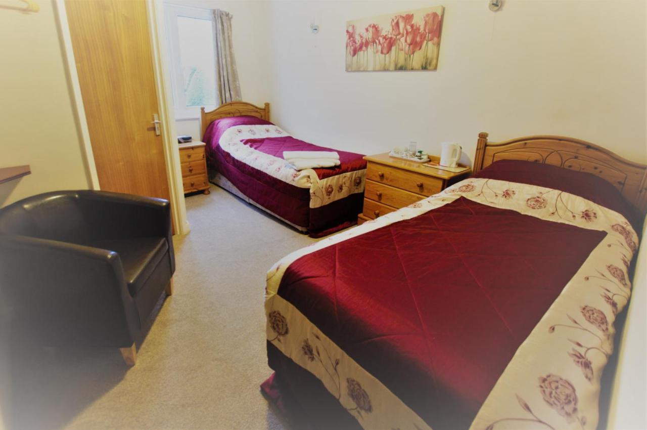 Dove House Bed & Breakfast Bishop's Cleeve Екстериор снимка