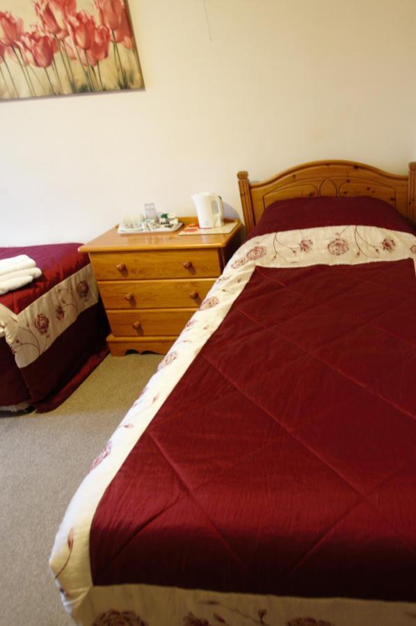 Dove House Bed & Breakfast Bishop's Cleeve Екстериор снимка
